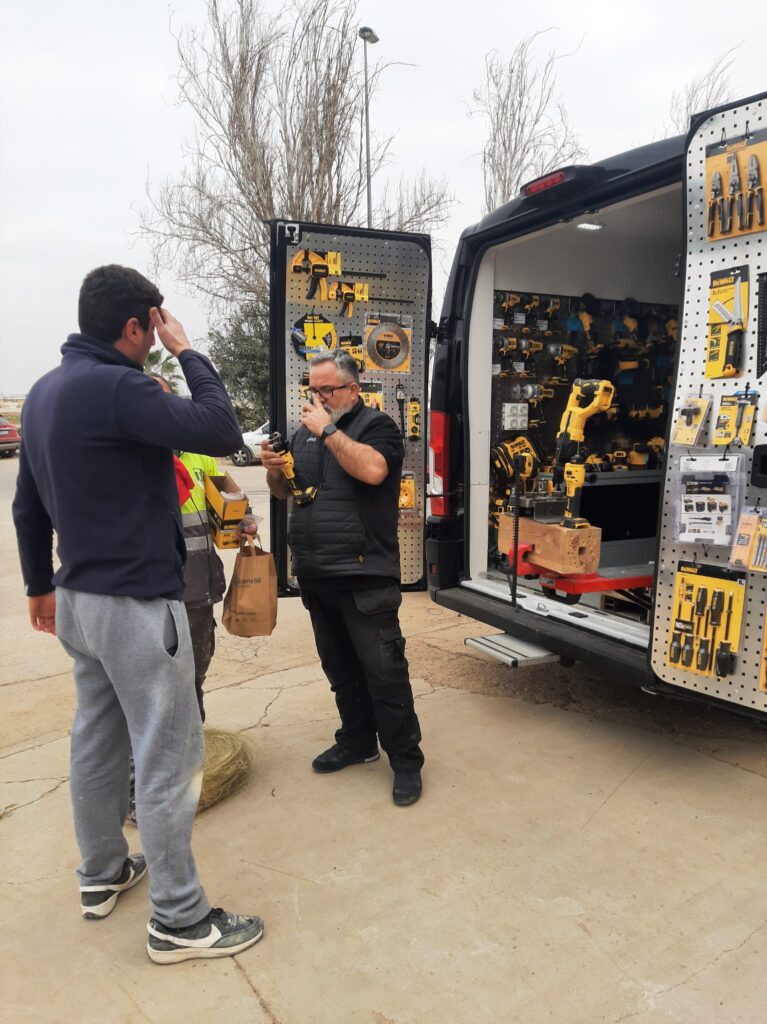 visita del furgón de DeWalt