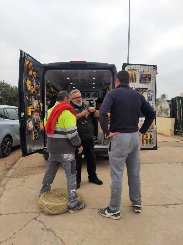 visita del furgón de DeWalt