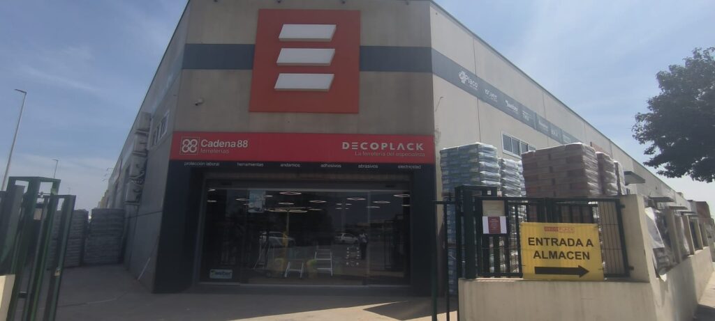 ferretería en Decoplack Paiporta.