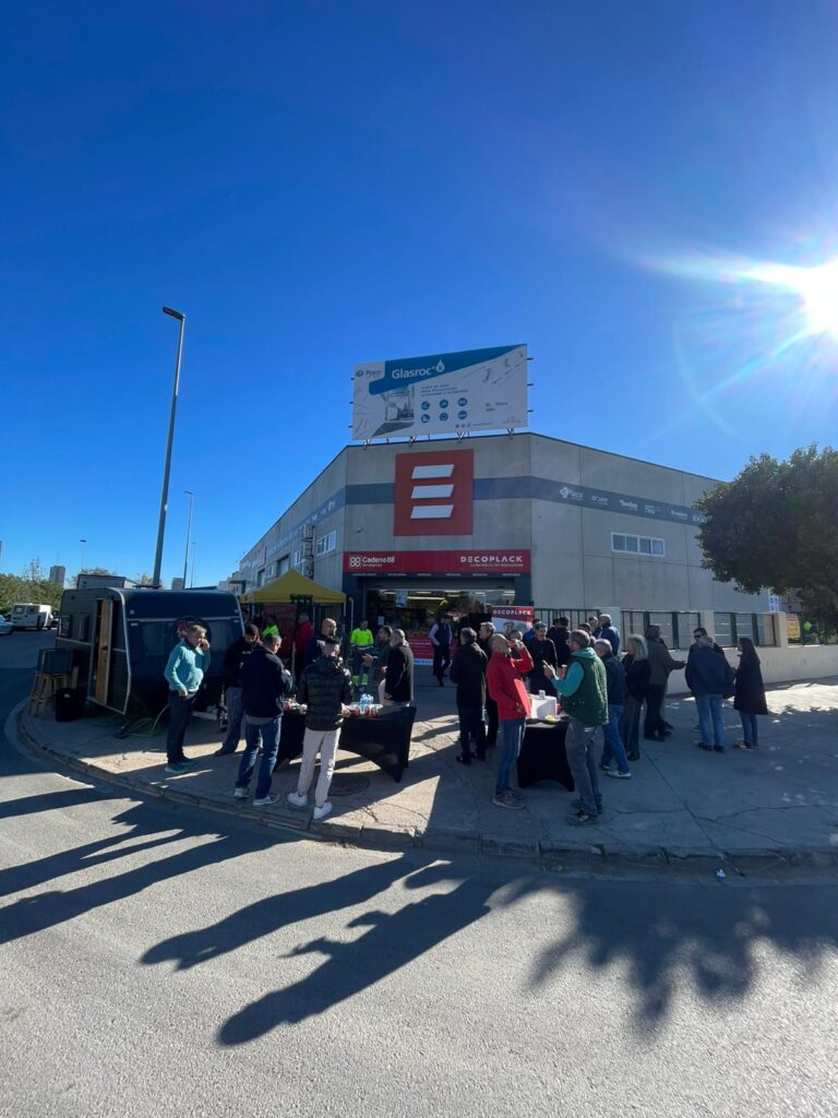 aniversario de la reapertura de Decoplack Paiporta